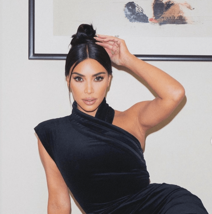 Kim Kardashian κώτσος