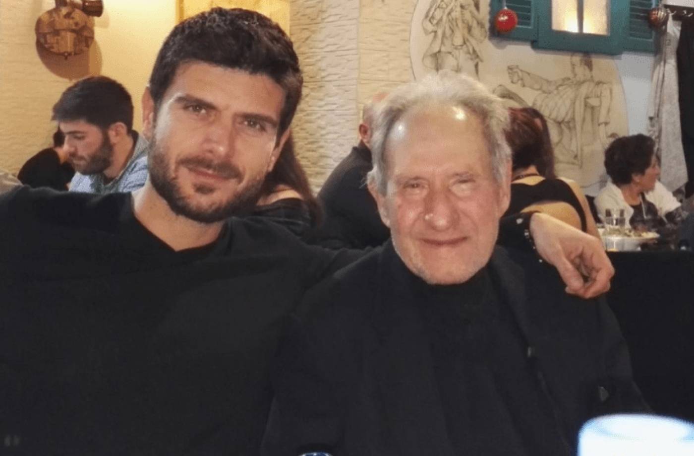Μάνος Γαβράς: Βαρύ πένθος για τον ηθοποιό - Έφυγε από τη ζωή ο πατέρας του