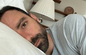 Σάκης Τανιμανίδης: Γύρισε σπίτι του, τι αποκάλυψε για την κατάσταση της υγείας του