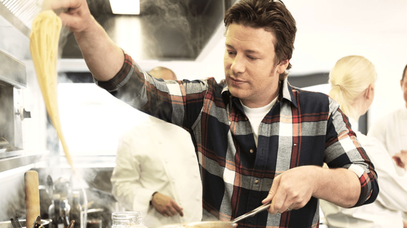 Ο Jamie Oliver κλείνει το εστιατόριό του στη Ρωσία, στο κέντρο της Μόσχας