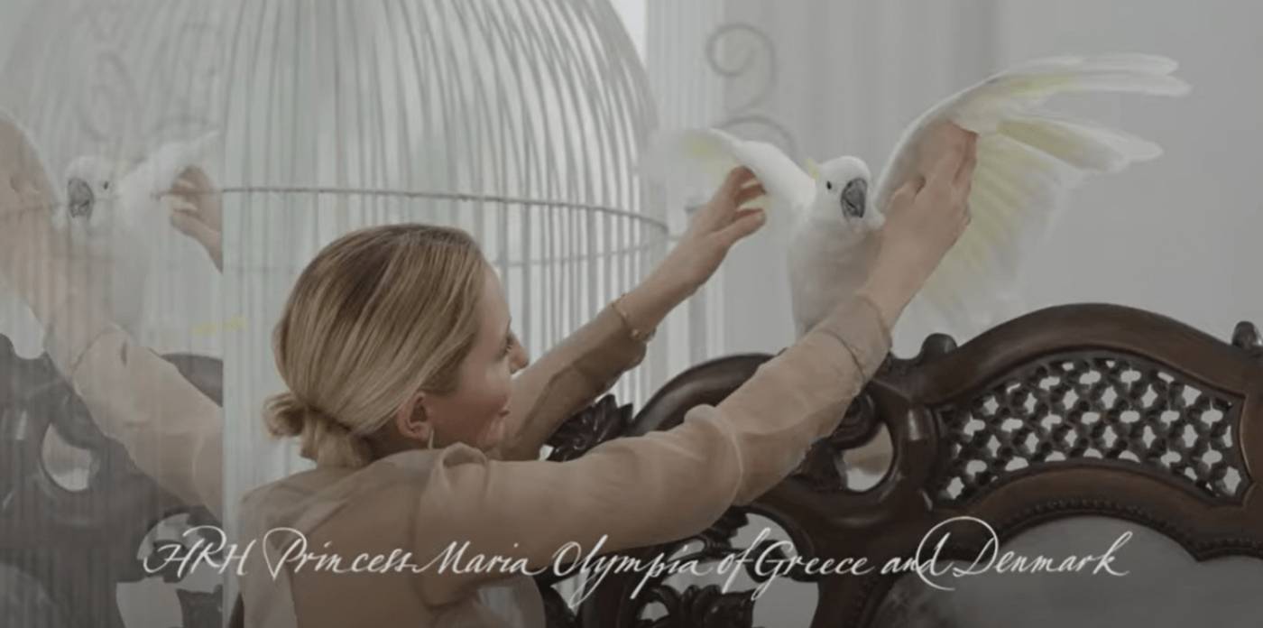 H Μαρία Ολυμπία πρωταγωνιστεί στη διεθνή διαφημιστική καμπάνια των «Raffles» με γαλαζοαίματους