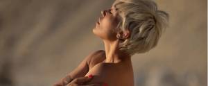 Η Πηνελόπη Αναστασοπούλου topless στο instagram