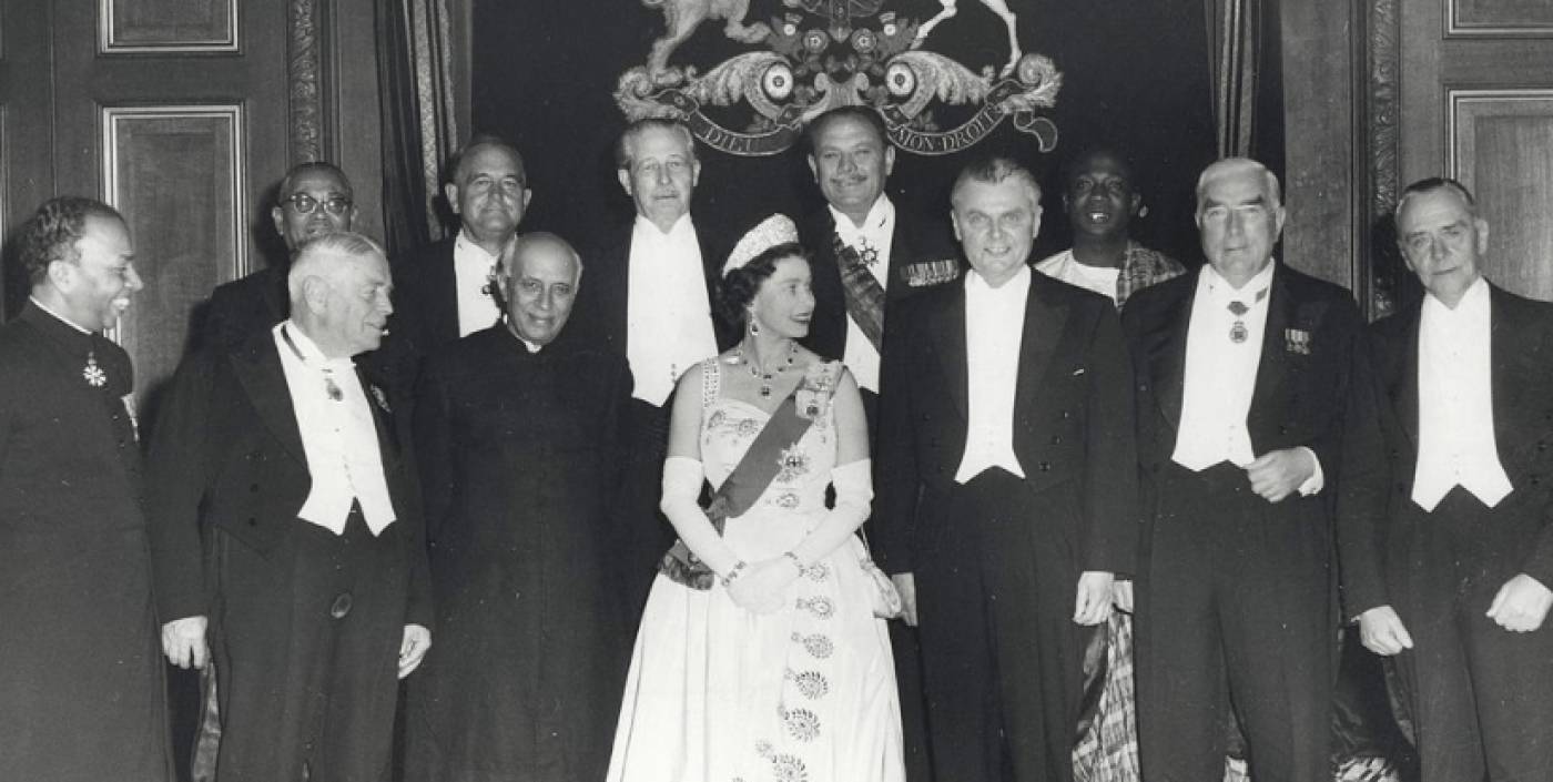 Βασίλισσα Ελισάβετ: Κυκλοφόρησε το πρώτο άρωμα προς τιμήν της