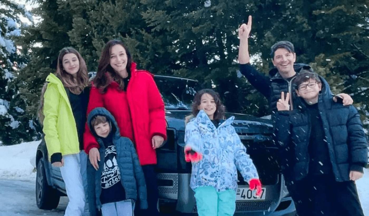 Ο Σάκης Ρουβάς επέστρεψε στα social media, οικογενειακή απόδραση στα χιόνια