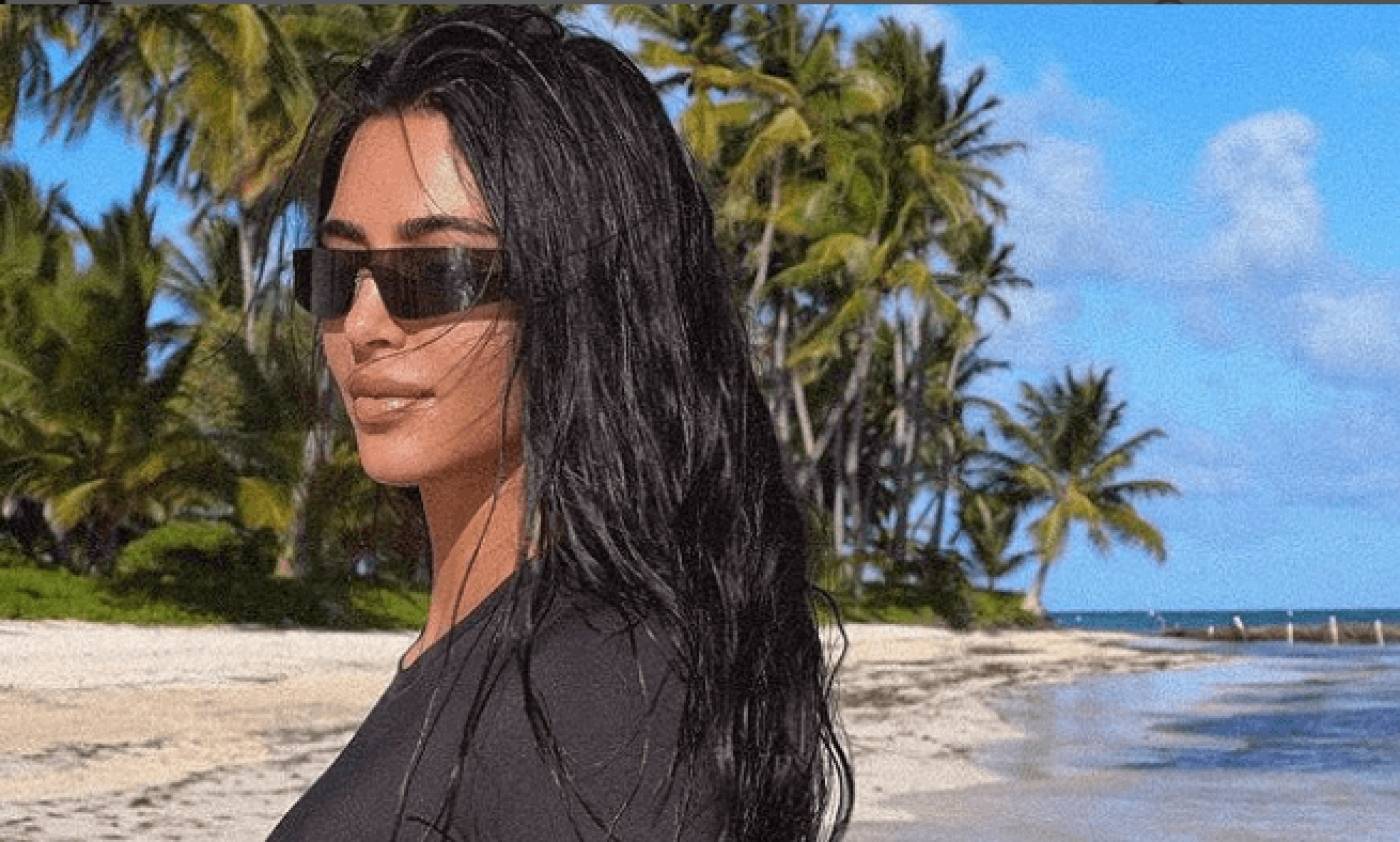 Η Kim Kardashian γδύνεται για την «Ημέρα του Αγίου Βαλεντίνου»